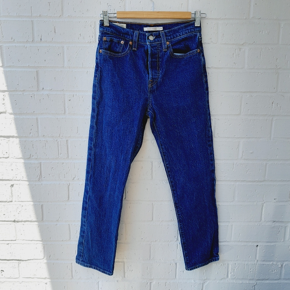 Levi's Premium Wedgie Straight Jeans Medium Wash Denim Button Fly Sz:25 L26